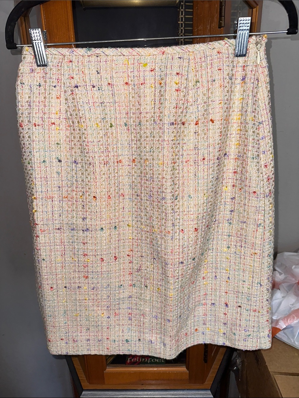 Le Suit Cream Tweed Pencil Skirt with Multicolor Flecks